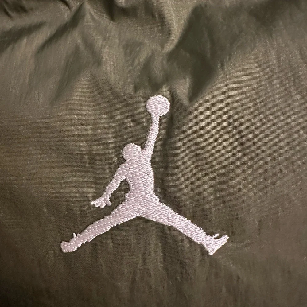 New Jordan Puffer Jacket - Picture 4 of 4